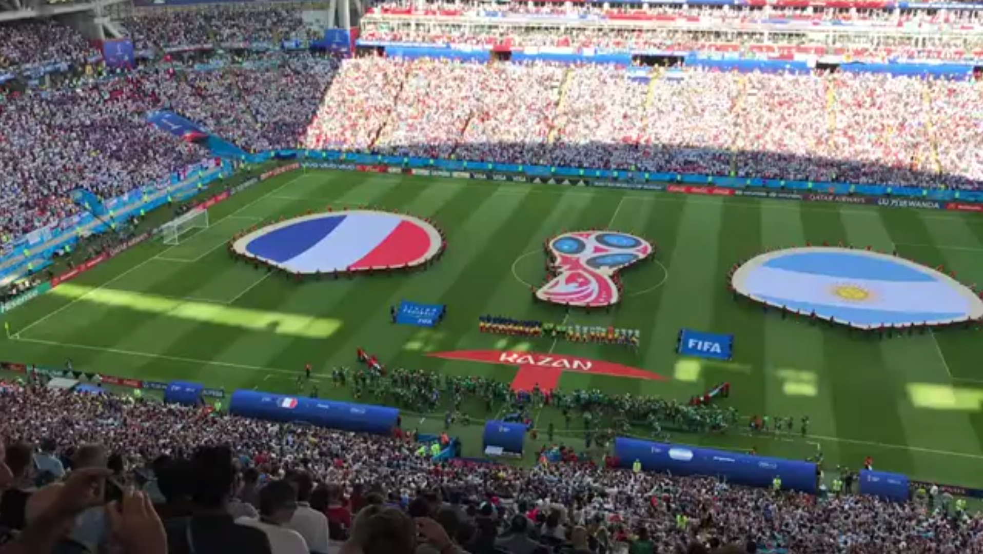 对足球