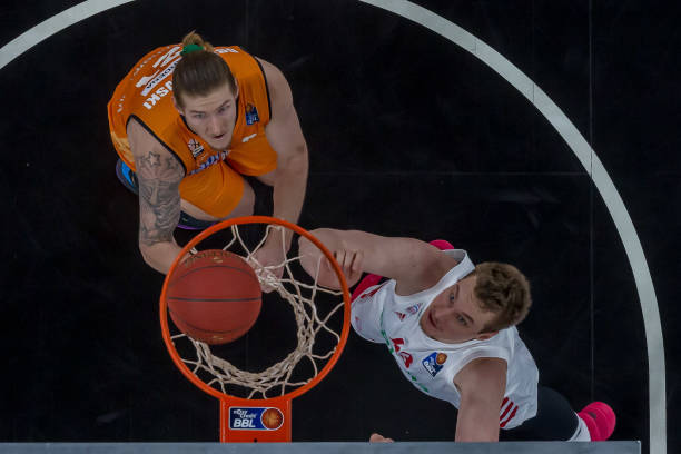 米兰凭借其 米兰凭借其