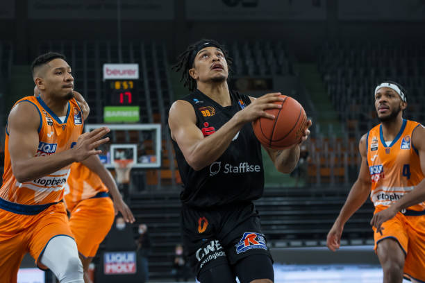 更有冷静的 更有冷静的