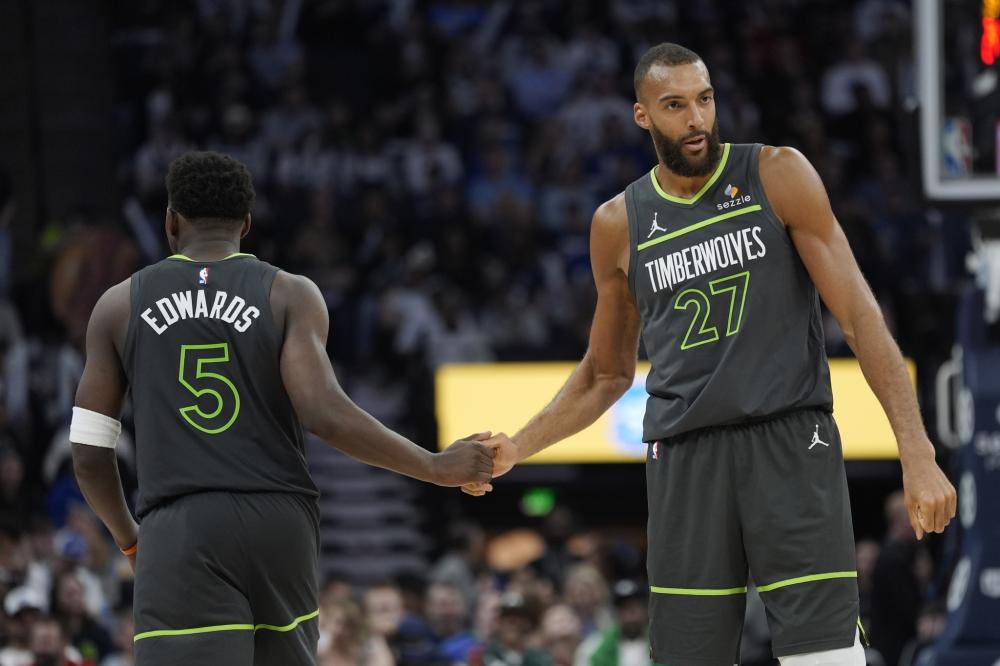 中表现出色 中表现出色