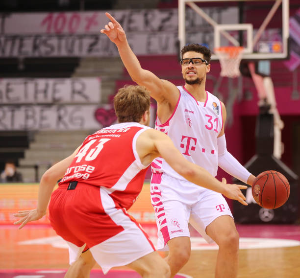 他的传球精 他的传球精